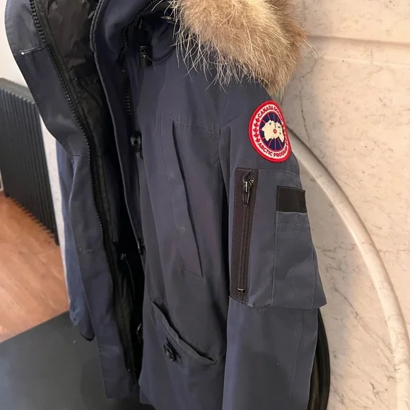 Canada Goose Men's Navy Puffer Jacket - Picture 2 of 3